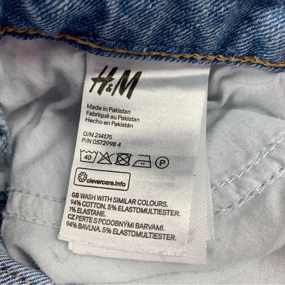 H&M Divided high rise‎ tapered leg blue jeans